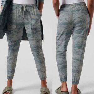 Athleta Farallon Cotton Fog Camo Athleisure Jogger Casual Pants Sz M